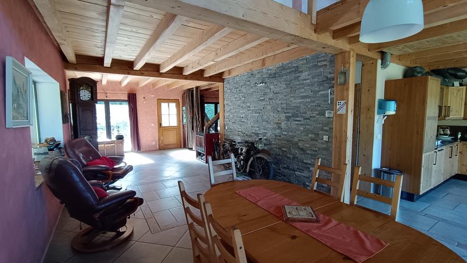 Lescheraines 73340 Maison T10 200m² 840000€